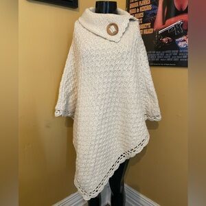 Women’s Vintage Handmade Wool (50%) Shawl ( OS  )